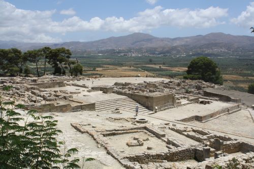 Ancient Minoan Civilization and the Mystery of the Undeciphered Linear A Script 4 The Minoan settlement of Phaistos archaeological site
