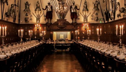 An Examination of Reading Material for Medieval Londoners 16 Armourer's Hall