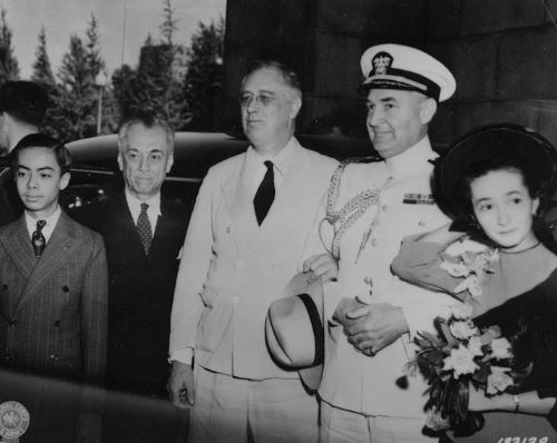 Manuel Quezon and the Push for Philippine Independence in the Early 20th Century 9 Manuel Quezon and the Push for Philippine Independence in the Early 20th Century