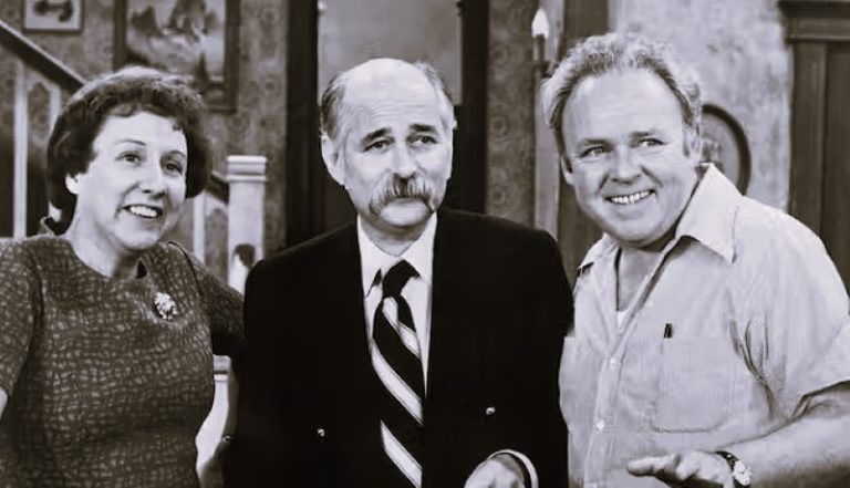 121023-06-Entertainment-Television