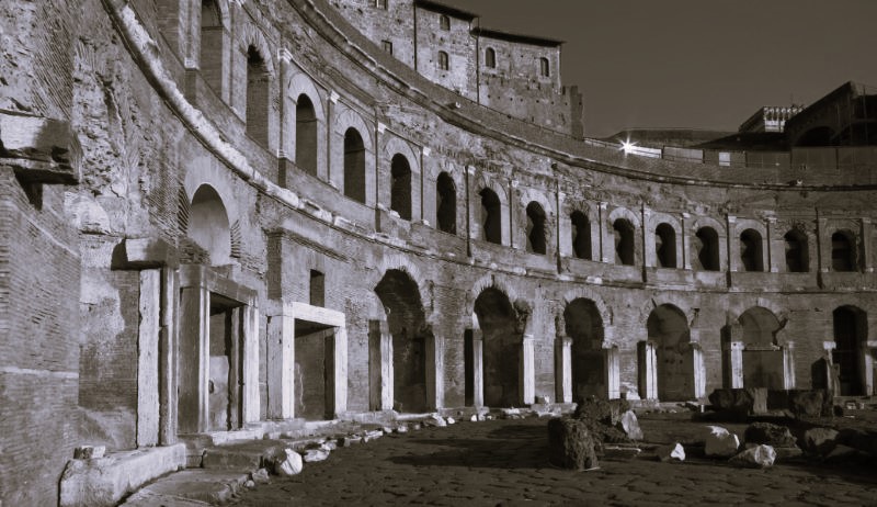 Stretching Borders: The Roman Empire in a Connected World