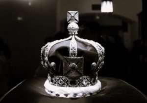 Heavy It Lies: A Gallery of Crowns through the Ages 15 01624-01-Art-Royalty
