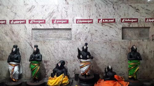 Alvar: Tamil Poets and the Female Voice Looking for the Divine in Ancient Hindu Love Songs 5 Alvar: Tamil Poets and the Female Voice Looking for the Divine in Ancient Hindu Love Songs