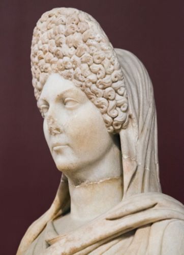 Not Just Togas: Ancient Roman Dress and the Meaning of Personal Ornament