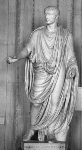 Not Just Togas: Ancient Roman Dress and the Meaning of Personal Ornament