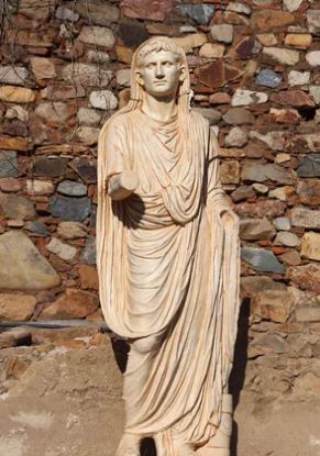Not Just Togas: Ancient Roman Dress and the Meaning of Personal Ornament