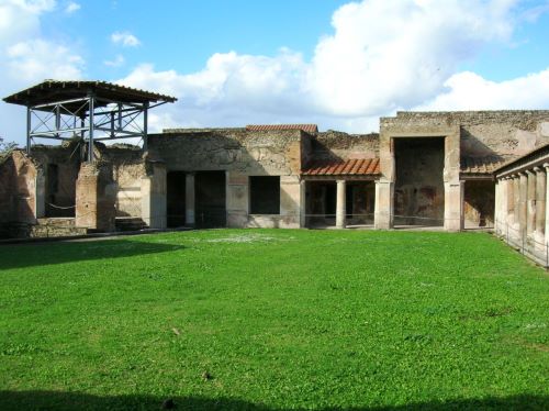 Leisure, Games, and Entertainment in the Ancient Roman World 75 Leisure, Games, and Entertainment in the Ancient Roman World