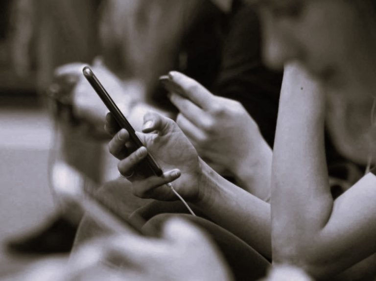 030924-15-Social-Media