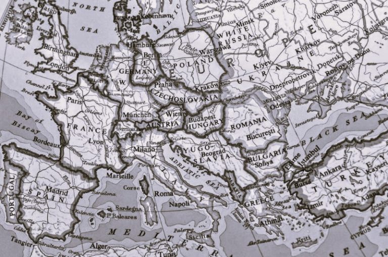 033124-30-Europe-Immigration