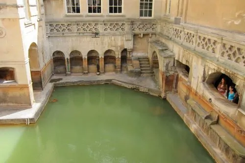 Defixiones and Cunei: The Sacred Aquae Sulis in Ancient Roman Britannia 8 View of the sacred spring reservoir (the Kingโs Bath), Bath, England