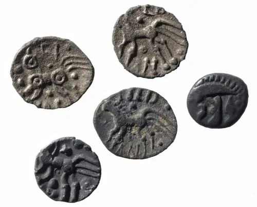 Defixiones and Cunei: The Sacred Aquae Sulis in Ancient Roman Britannia 9 Coins of the Dobunni people, bronze, 1st century C.E.