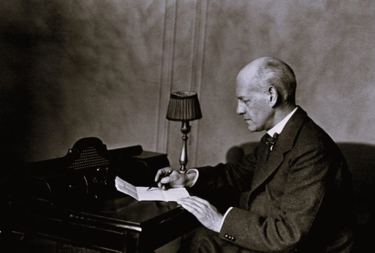 JohnGalsworthy-AnnaShevchuk01