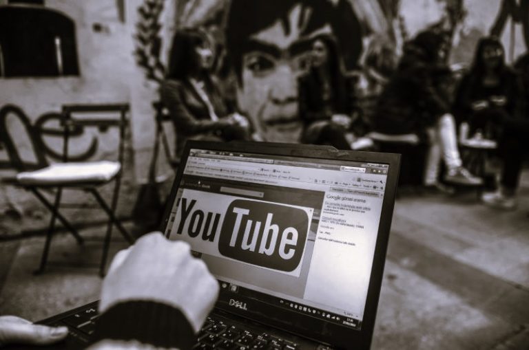 071424-01-Communication-Politics