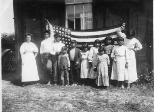 Forced Belonging: Native Americans and U.S. Citizenship in 1924 2 Forced Belonging: Native Americans and U.S. Citizenship in 1924