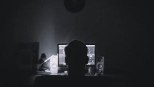 103124-03-Communication-Internet