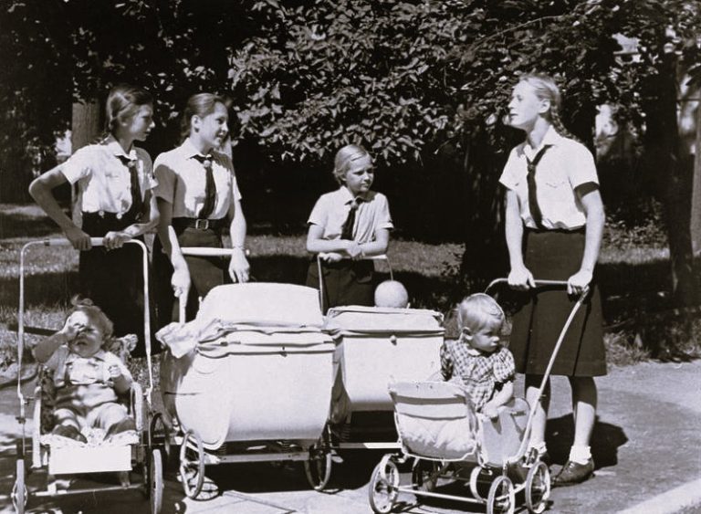 110924-60-Germany-Nazi