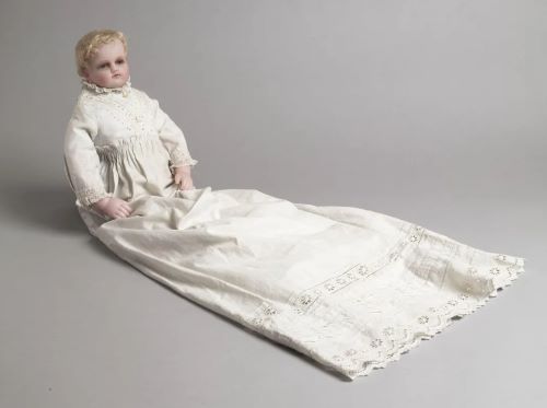 Porcelain Dolls as the Ultimate Status Symbol in the Victorian Era