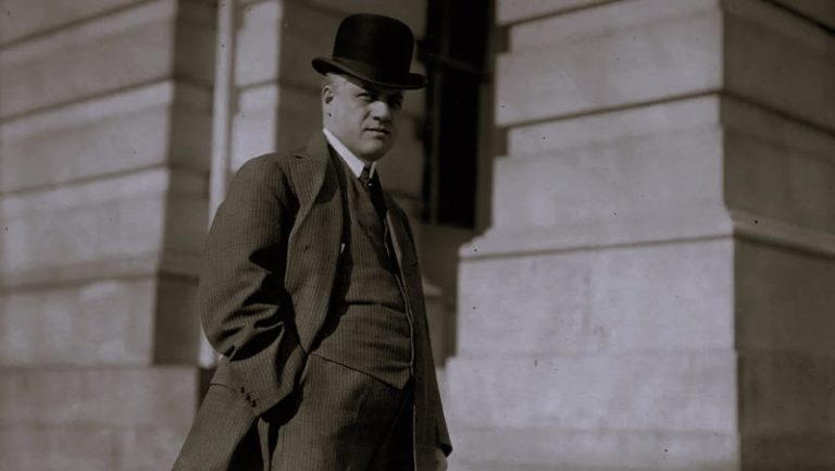 112924-32-History-Immigration