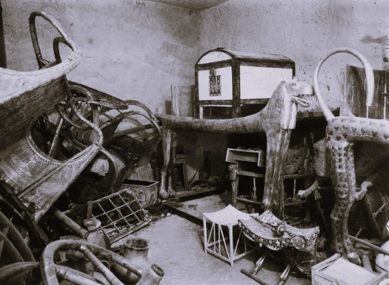 Sealed in Sand: The Discovery of King Tut’s Tomb and the Modern Fascination with Ancient Egypt 17 113024-60-Egypt-History