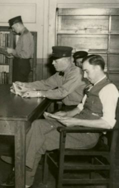 A History of Public Libraries in the United States from the 18th Century 47 The Hennepin County Library's "Workers Who Read" program. Starting in 1905