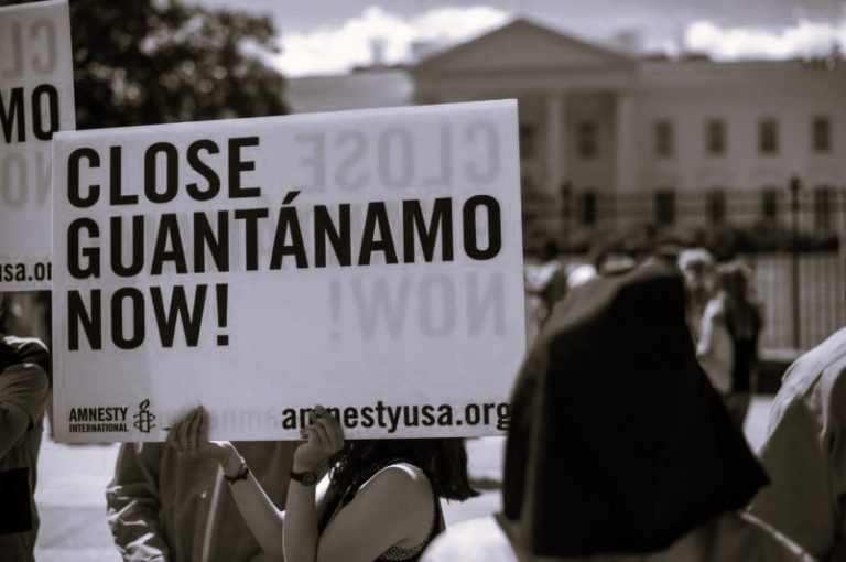 020425-03-Immigration