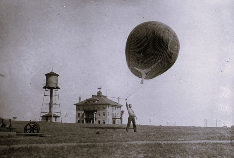 01-WeatherBalloonHistory
