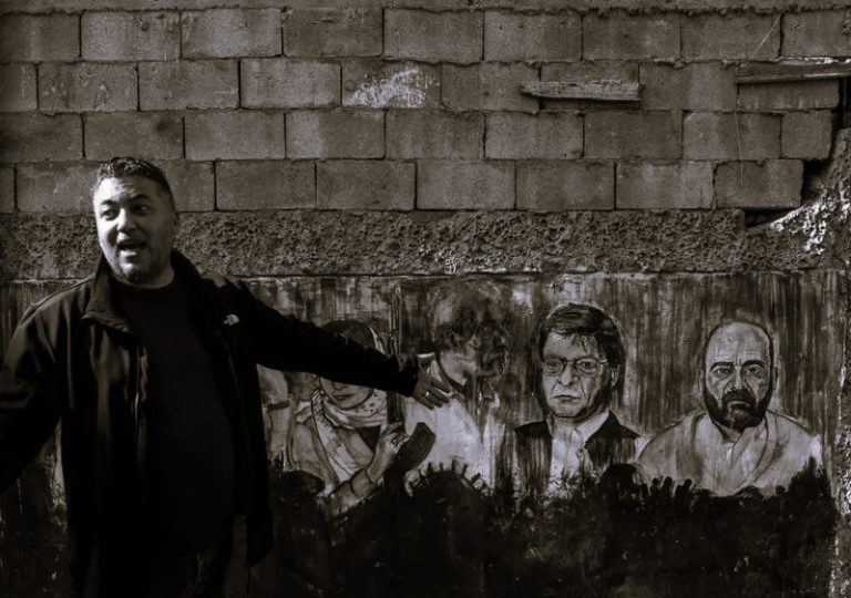 050325-28-Journalism