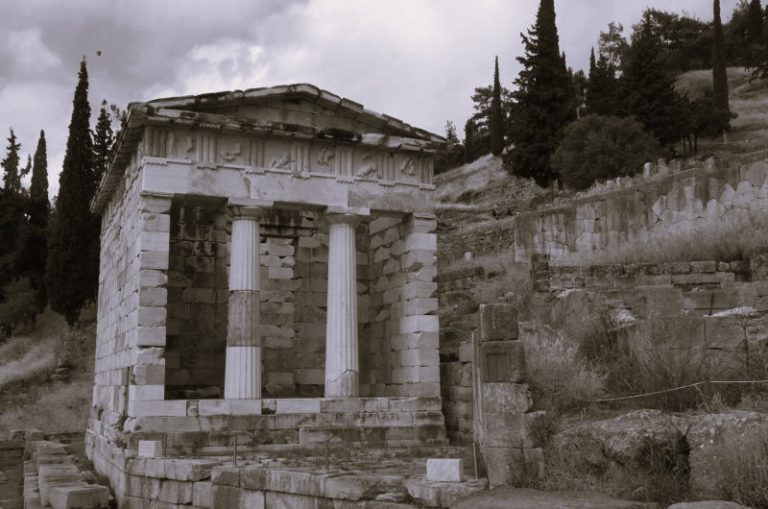 051825-28-Economy-Greece