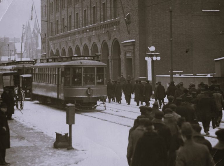 Immigration and the American Industrial Revolution from 1880 to 1920 13 060125-01-Immigration-Labor