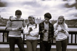 062225-31-Communication-Internet