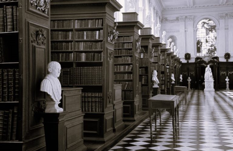 073125-01-Academia-Education