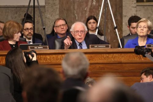 Bernie Sanders Launches Probe into RFK Jr's Vaccine Denial Panel 7 U.S. Sen. Bernie Sanders (I-Vt.) questions Robert F. Kennedy Jr. during a Senate Finance Committee hearing on Kennedy's nomination to be U.S. Health and Human Services secretary
