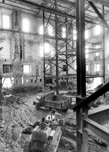 A House Made of Power: Architecture, Myth, and the Making of the White House 18 The Truman reconstruction between 1949 and 1952