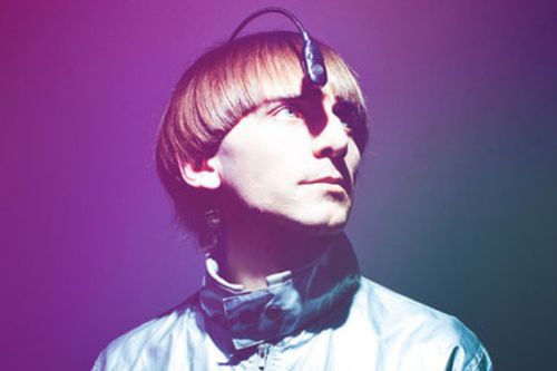 Circuits of Memory: Brain-Chip Implants and the Dream of Internal Knowledge 2 Neil Harbisson with his antenna implant