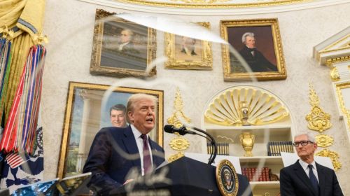 The Loyalty Index: Trump’s Corporate Scorecards and the Shadow of State Power 2 Trump in the Oval Office