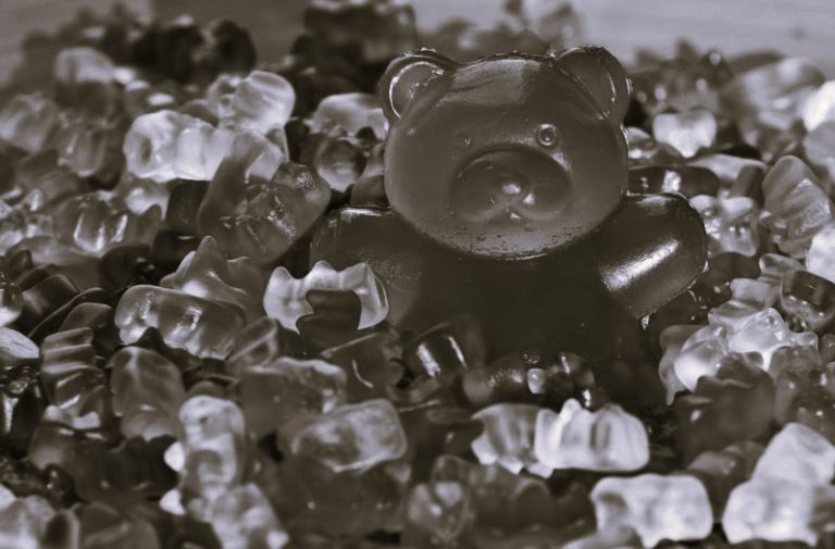 How to Mix THC CBD Gummies into Your Weekend Plans 21 Gummies01