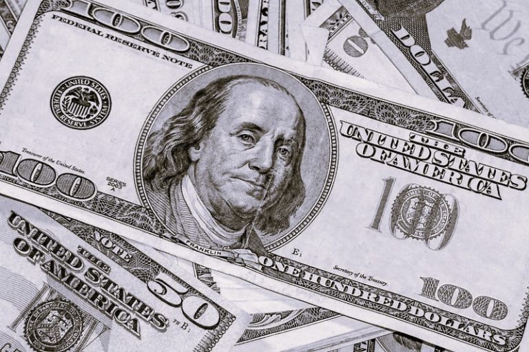 What Are the Risks of Taking Loans from Unlicensed Money Lenders? 10 MoneyLenders-ElenHart01