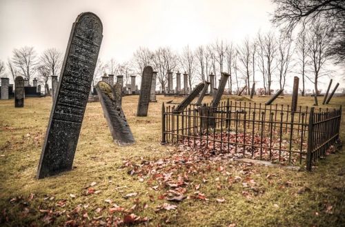The Final Bill: Death in America Involves High Costs and Harsh Inequality 2 The Final Bill: Death in America Involves High Costs and Harsh Inequality