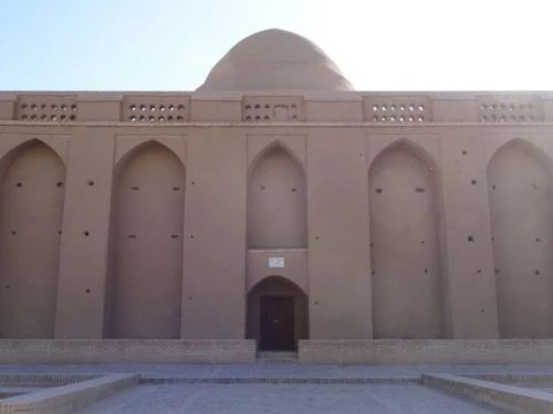 Frozen Wisdom: The Yakhchāl and the Ancient Art of Ice-Making in Persia and India 7 Frozen Wisdom: The Yakhchāl and the Ancient Art of Ice-Making in Persia and India