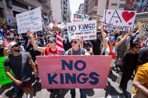 Standing Up without Throwing Down: How Americans Can Resist Authoritarianism 2 Standing Up without Throwing Down: How Americans Can Resist Authoritarianism