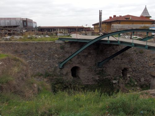 Byzantine Palaces of Justinian II: Imperial Extravagance and the Unraveling of a Reign