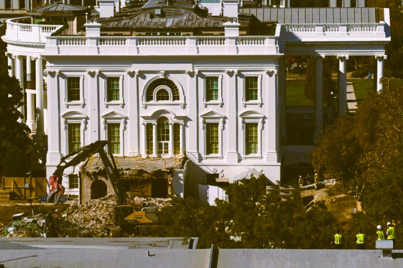 Leopold II and Donald Trump: Architecture, Power, and the Politics of Memory