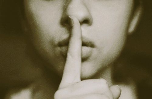 No Obligation to Engage: Boundaries, Digital Life, and the Politics of Expectation