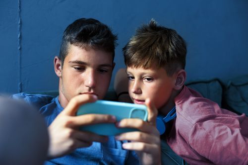 Inside the Manosphere: How Digital Masculinity Movements Are Reshaping Society