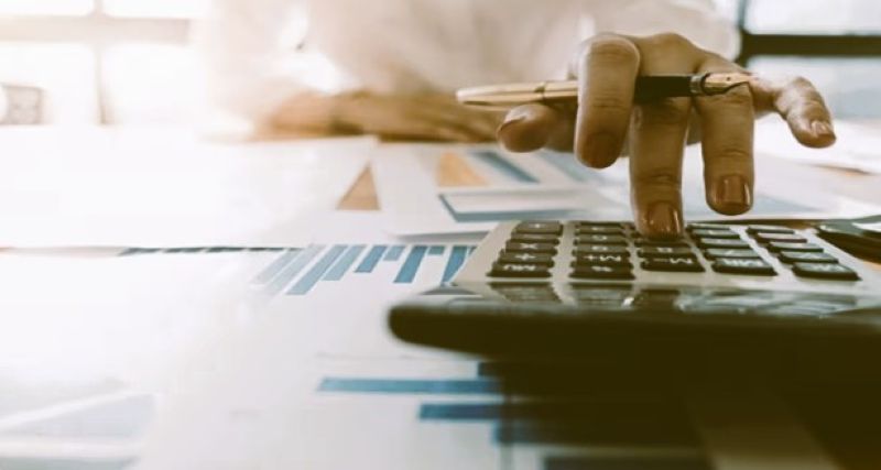 Using an EMI Calculator Online to Plan Your Personal Loan Smartly