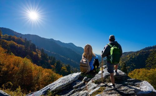Explore and Unwind Together: Tips for a Perfect Couple’s Trip to Gatlinburg