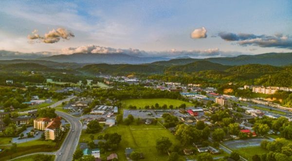 A Travelerโs Guide to Starting Your Day Right in Mountain Destinations 5 MountainTravel-CarlaAdams02