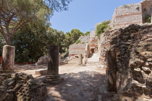 Children on Capri: Emperor Tiberius and the Politics of Moral Horror in Ancient Rome