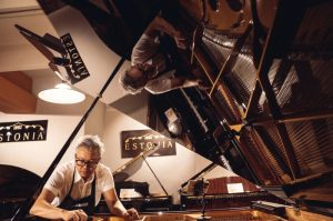 PianoTuning-HannahMadison01