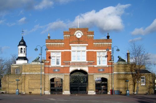 The British Crown and the Industrialization of War with Gunpowder and Steam 7 The British Crown and the Industrialization of War with Gunpowder and Steam